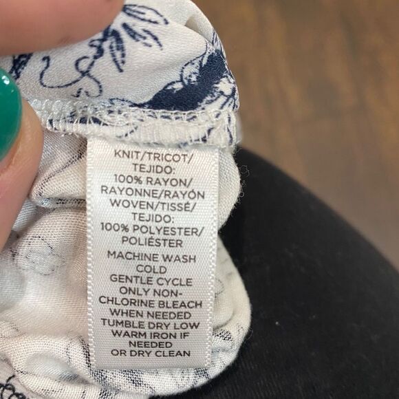 LOFT Sketched Floral Yoke Swing Top - Picture 5 of 7